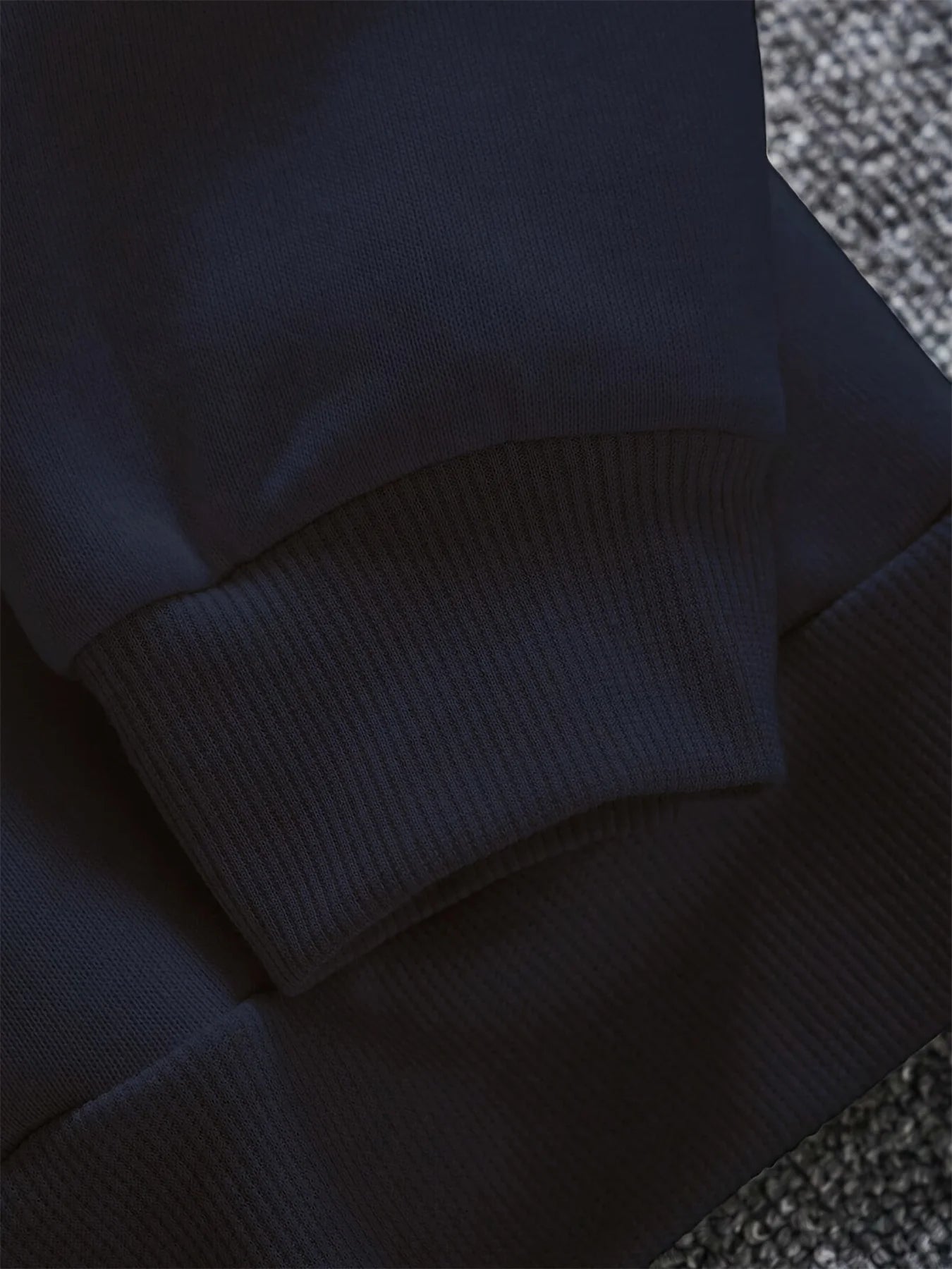 Men's autumn and winter fashionable casual loose futune long sleeved round neck sweatshirt