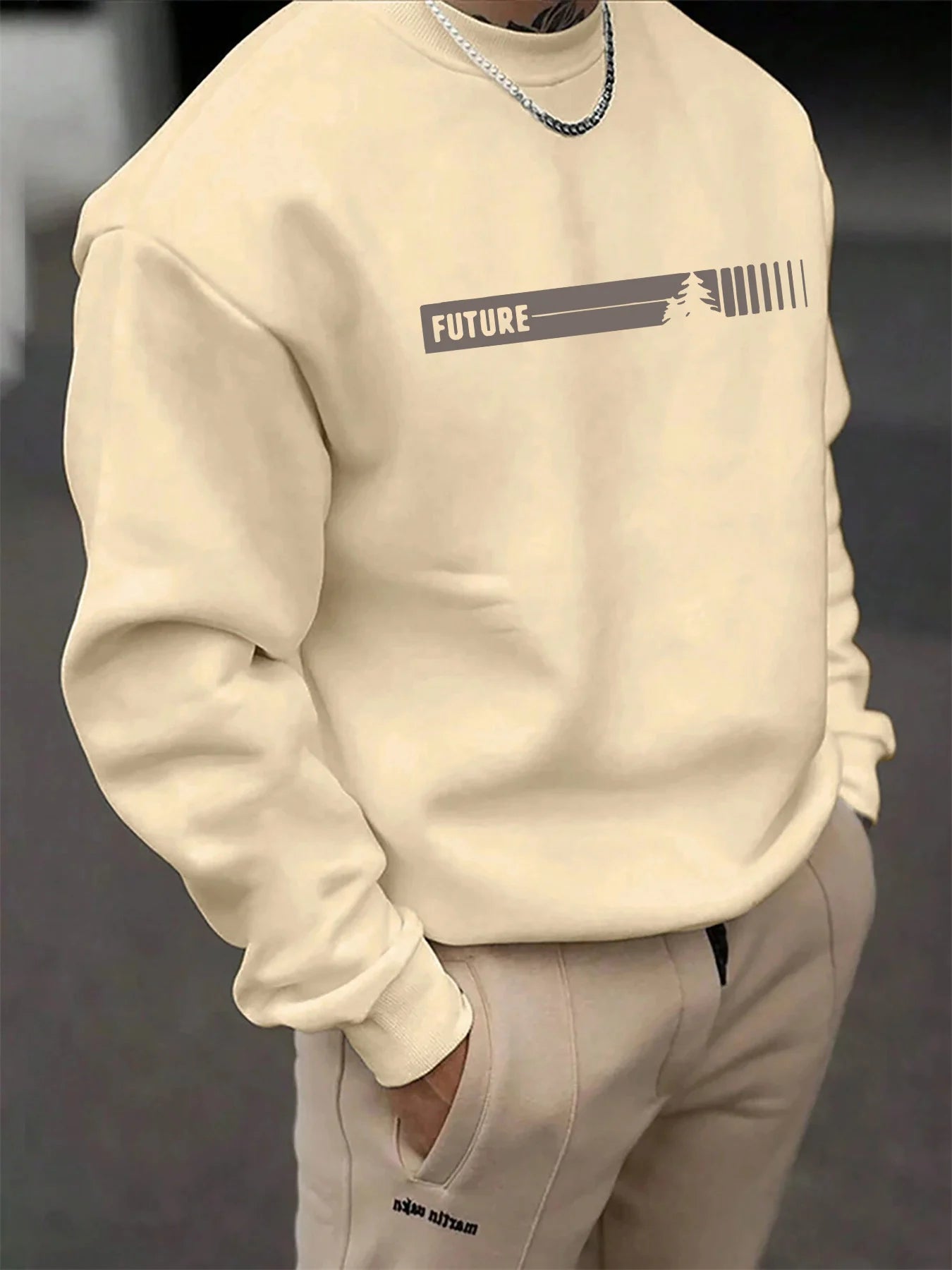 Men's autumn and winter fashionable casual loose futune long sleeved round neck sweatshirt